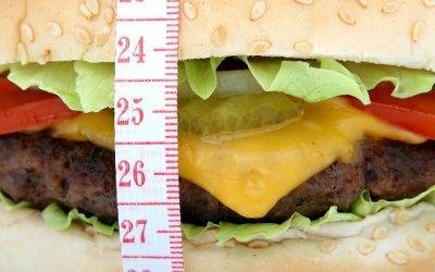 Chile quiere bajar el índice de obesidad y planta cara a la comida basura
