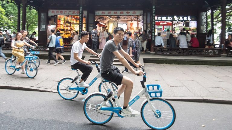 La bicicleta vuelve por sus fueros en China con el propósito de combatir la contaminación