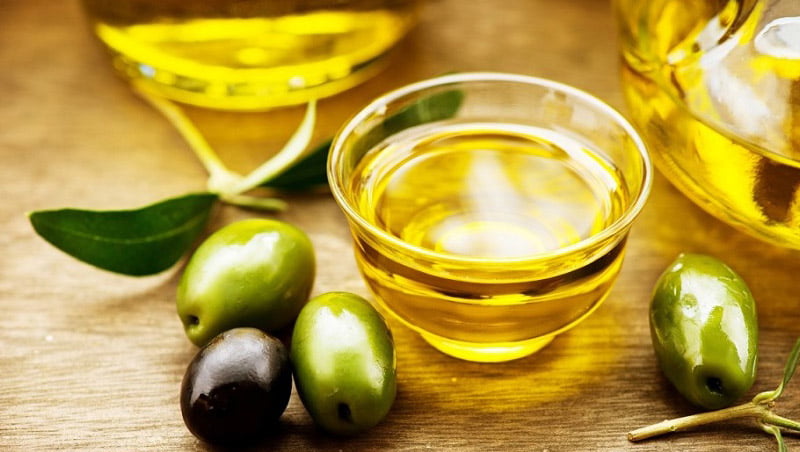 El aceite de oliva, base de dos potentes antimicrobianos