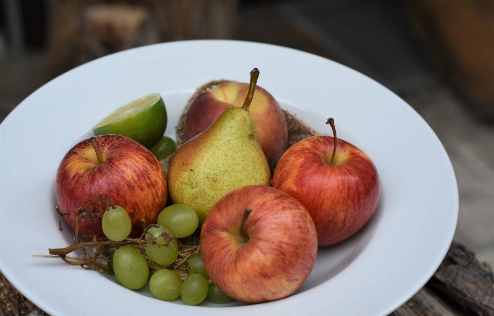 Manzanas y peras se venden más por la fiebre consumista del Covid-19