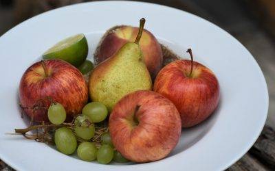 Manzanas y peras se venden más por la fiebre consumista del Covid-19