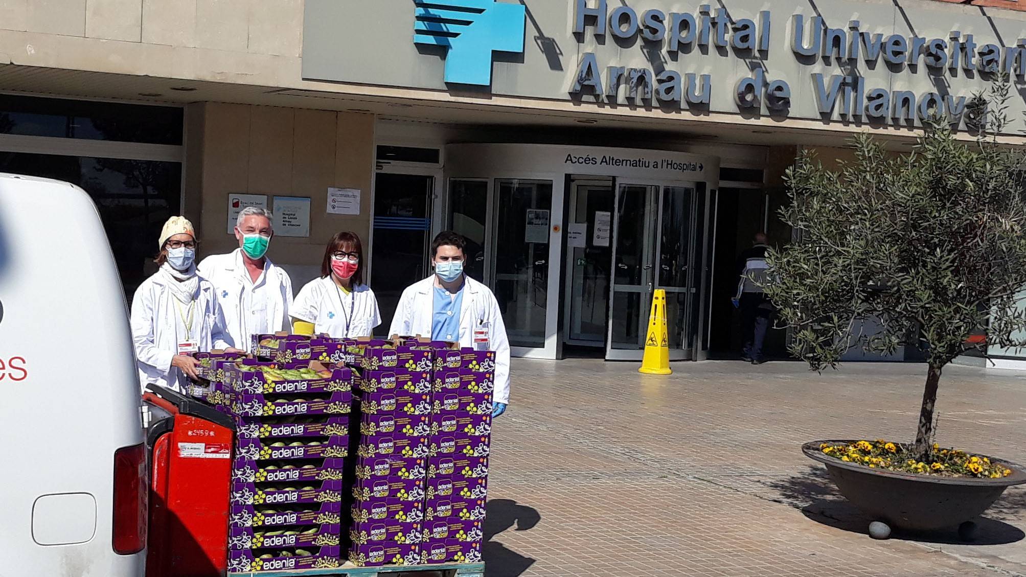 La DOP Pera de Lleida prepara fruta para el colectivo sanitario de la ciudad