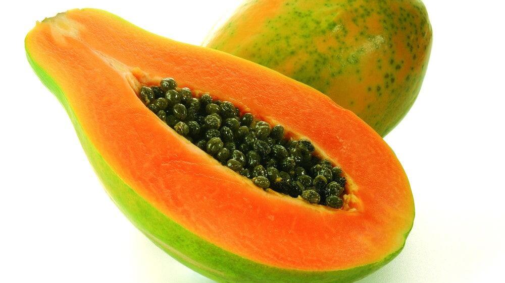 La papaya, cada vez menos exótica, es una fruta sabrosa y nutritiva