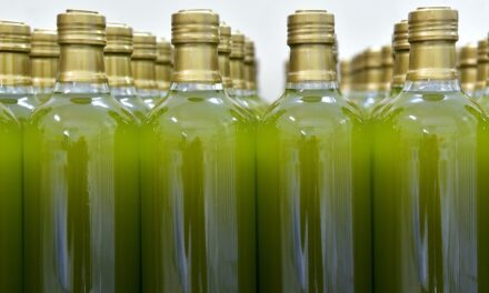 España como principal productor de aceite de oliva en el mundo tiene compromisos con la viabilidad de sus productores