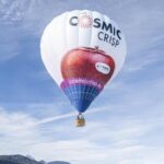 Entre exposiciones itinerantes y globos aerostáticos, los momentos celestiales de la campaña Cosmic Crisp®