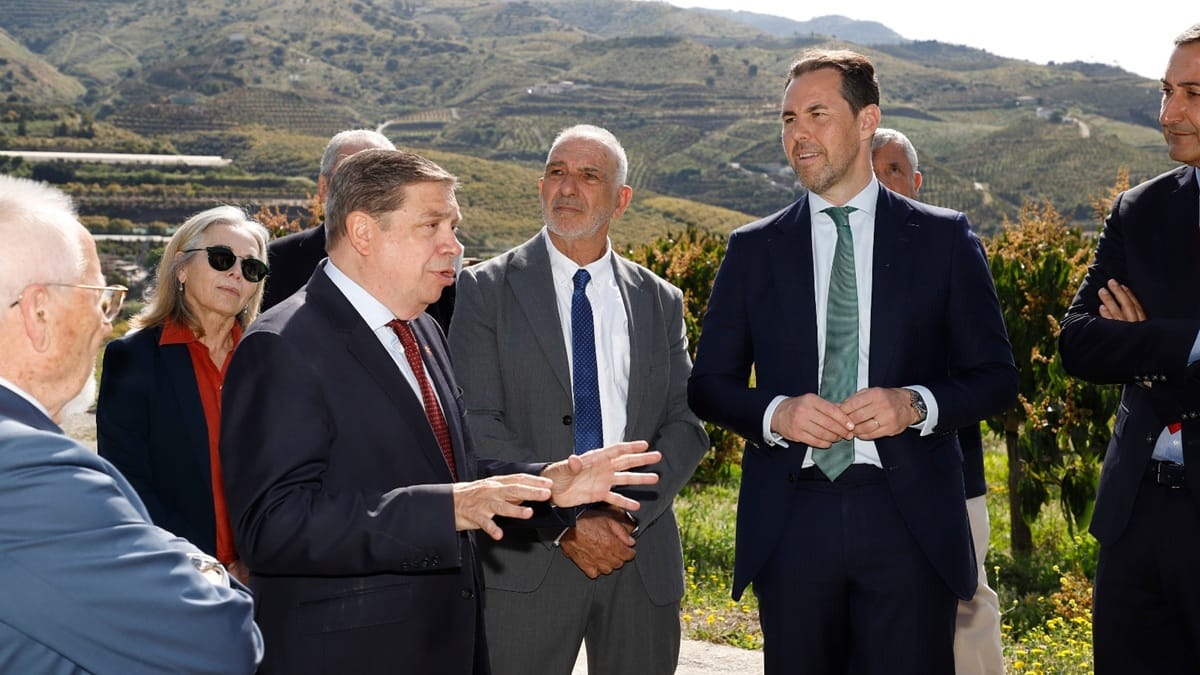 El ministro Luis Planas visita las instalaciones de TROPS y destaca su compromiso con la innovación