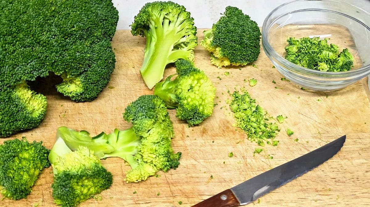 Pequeñas cantidades de brócoli crudo mejoran los efectos saludables de la ración
