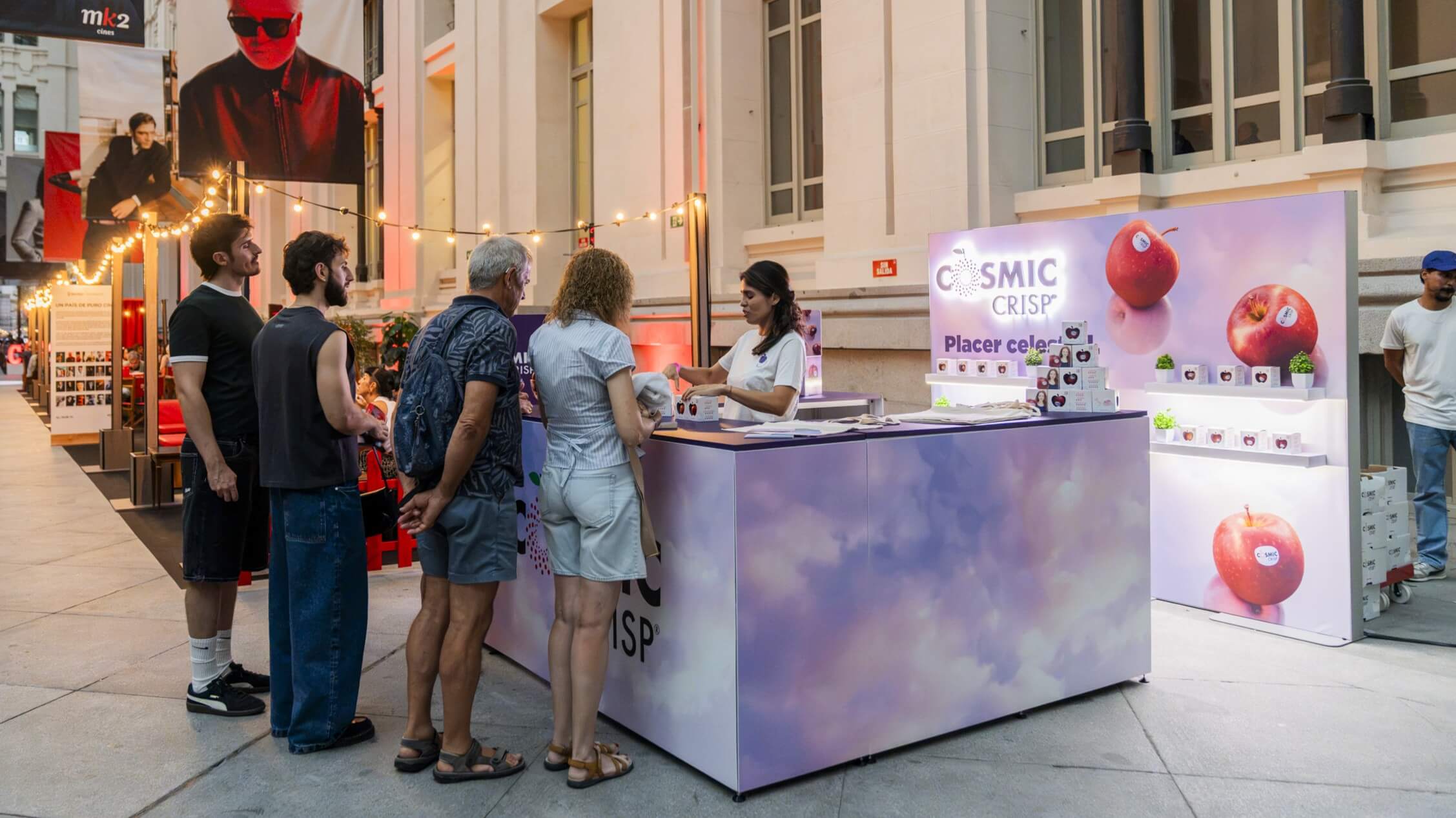 Cosmic Crisp® en un festival de cine al aire libre en Madrid