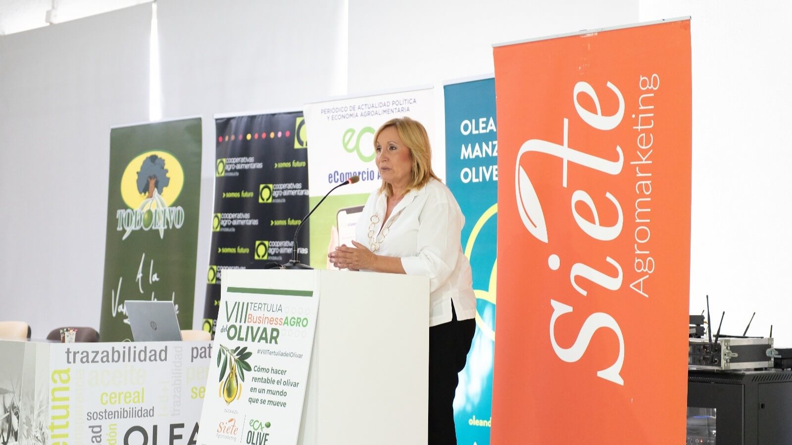 Inauguración de la VIII Tertulia BusinessAGRO del Olivar